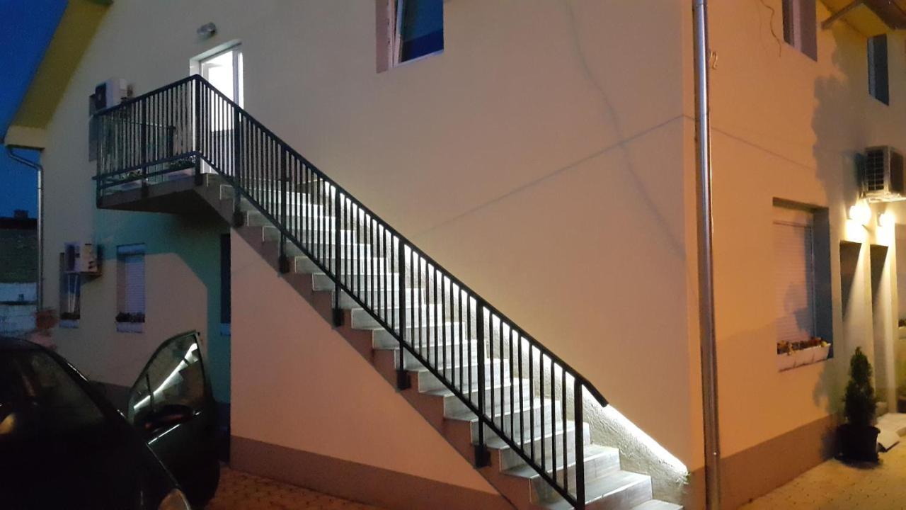 Zen Apartmani 诺威萨 外观 照片